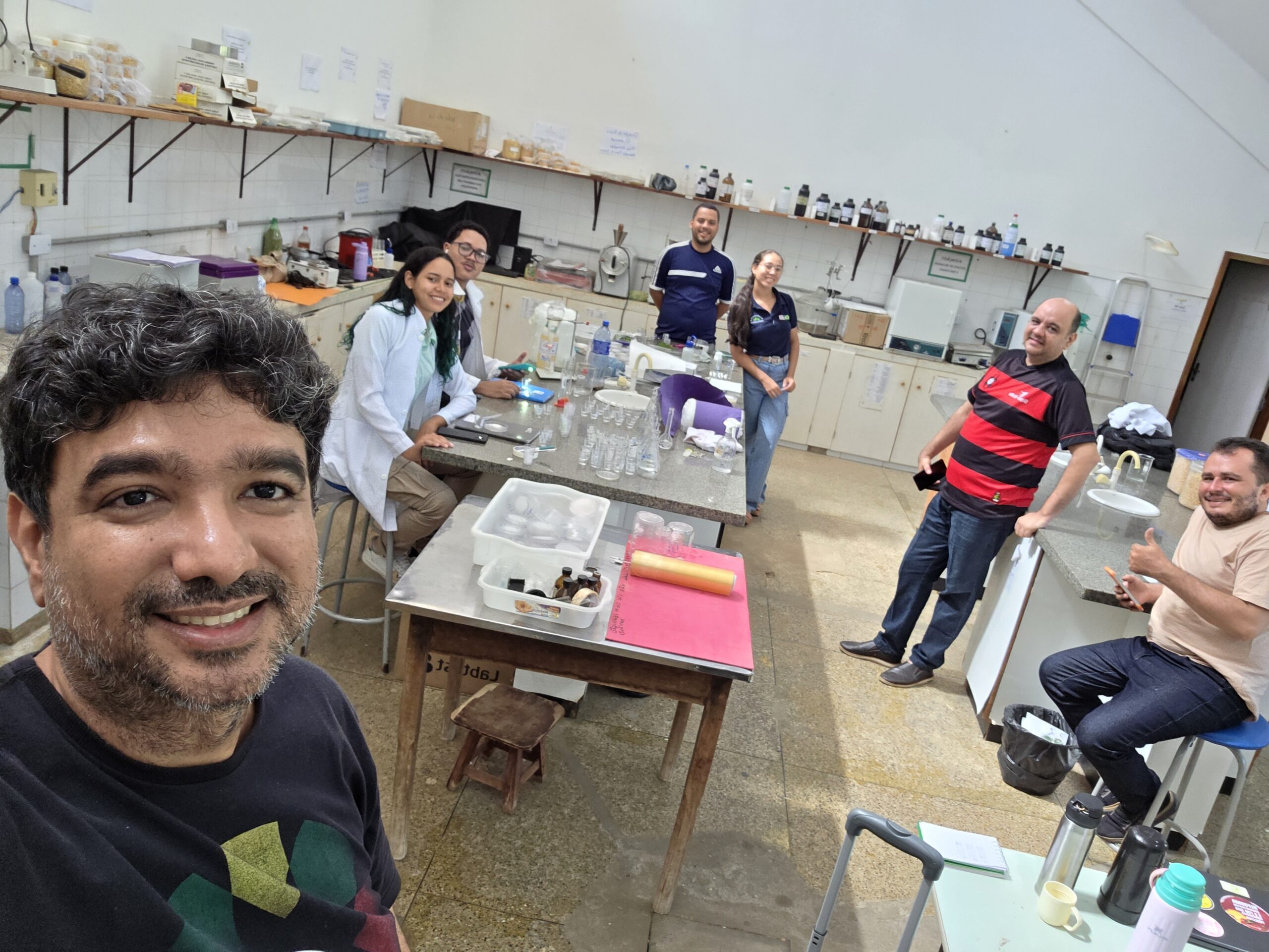 Pesquisa, formação e divulgação científica do ENTOMOL