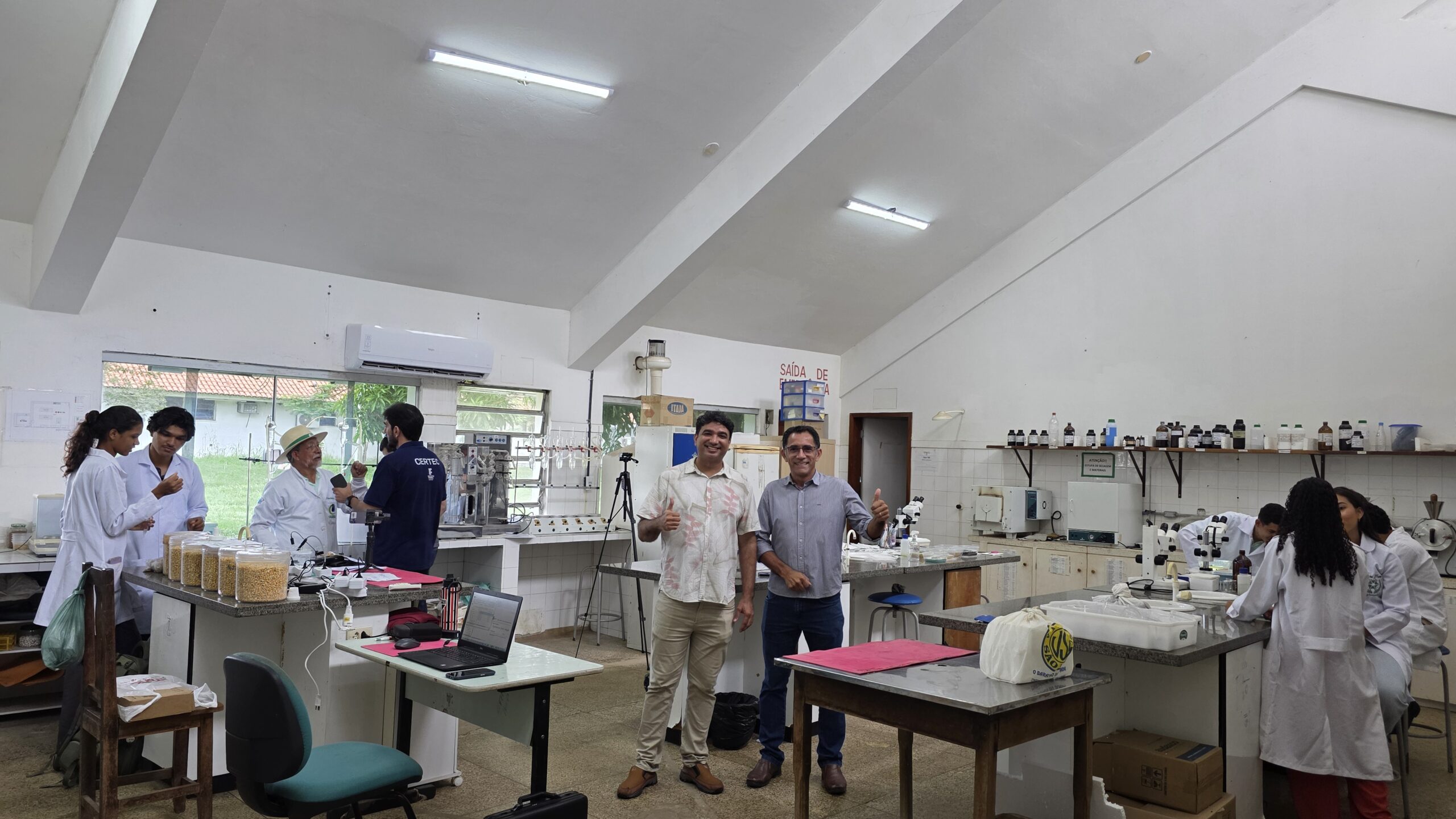 Pesquisa, formação e divulgação científica do ENTOMOL